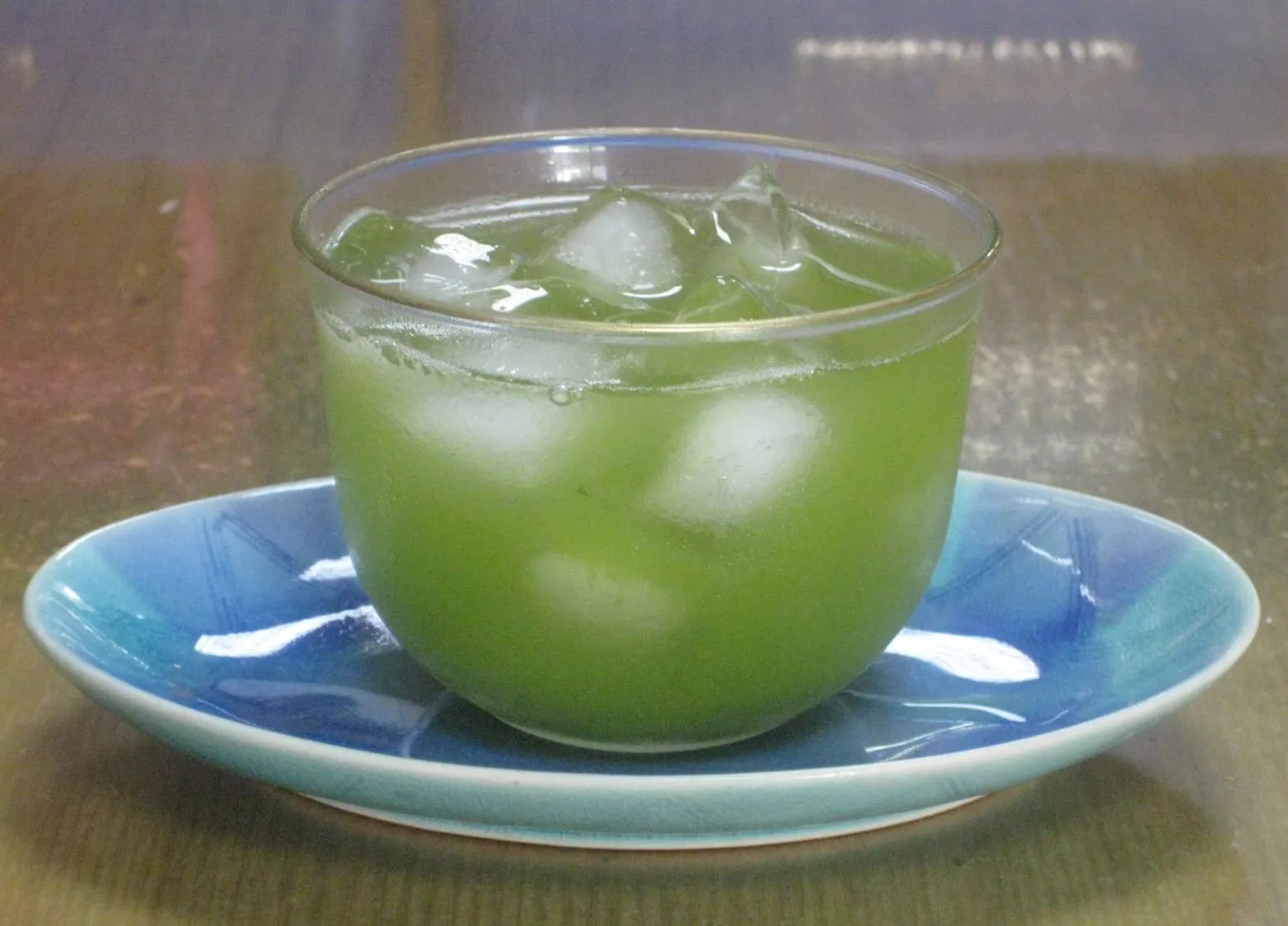 静岡市にある文久二年創業（1862年）のお茶屋 白銀屋の冷茶