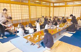 お昼の会食