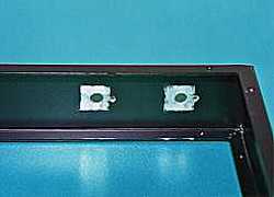 �V���V�̓h���𔍂���